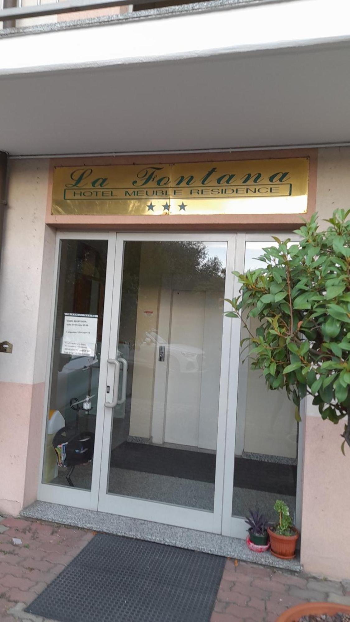 Hotel Residence La Fontana Mariano Comense Bagian luar foto